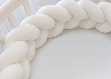 Бортик плетёный для кроватки Ellipsebed (белый)  по выгодным ценам с доставкой по Москве и Регионам от производителя. Более 50 видов детских кроваток, диванов, стульчиков, столов, комплектов. Доставка 24/7. Фирменная гарантия на детскую мебель.